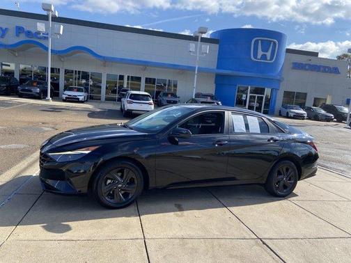 2021 Hyundai ELANTRA SEL