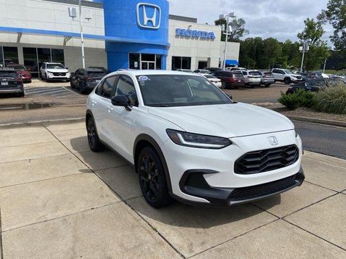 Platinum White 2024 Honda HR-V Sport