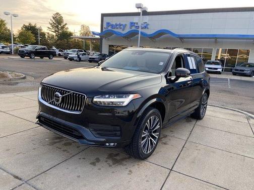 2022 Volvo XC90 T6 Momentum 7 Passenger