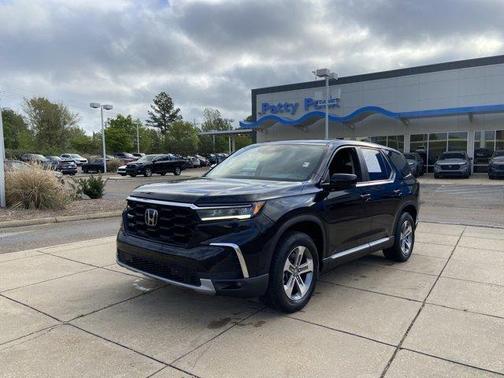 Crystal Black Pearl 2023 Honda Pilot EX-L 7-Passenger