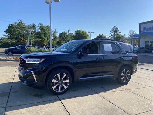 Crystal Black Pearl 2025 Honda Pilot Elite