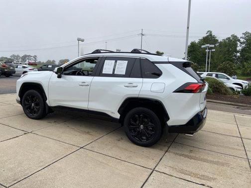 2024 Toyota RAV4 Hybrid SE