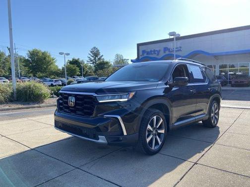 Crystal Black Pearl 2023 Honda Pilot Touring