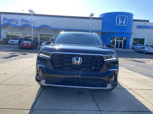 Crystal Black Pearl 2023 Honda Pilot Touring