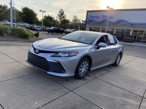 2023 Toyota Camry Hybrid LE