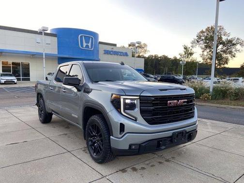 2025 GMC Sierra 1500 Elevation