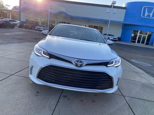 Blizzard Pearl 2018 Toyota Avalon XLE Touring