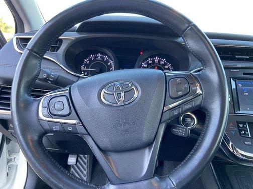 Blizzard Pearl 2018 Toyota Avalon XLE Touring