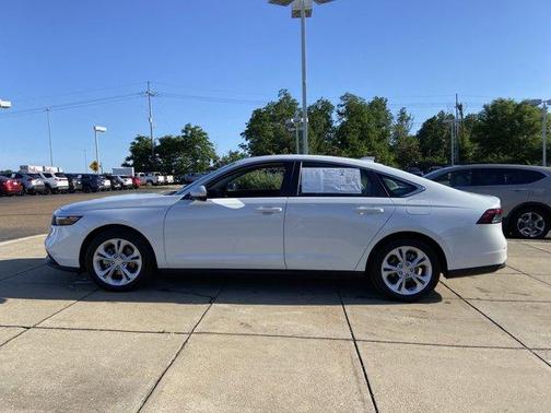 Platinum White Pearl 2024 Honda Accord LX