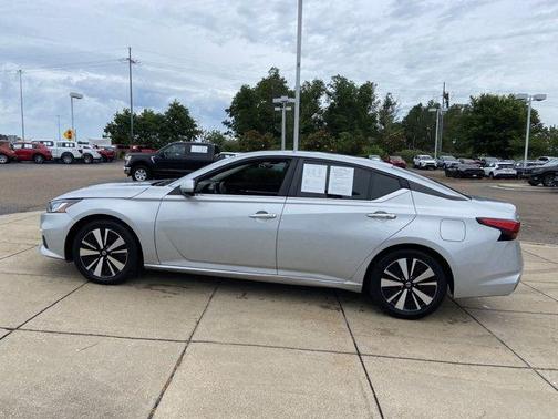 2022 Nissan Altima 2.5 SV