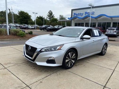 2022 Nissan Altima 2.5 SV