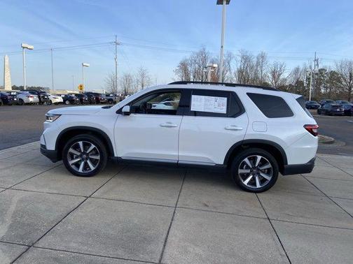2023 Honda Pilot Touring