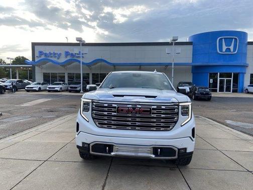 White Frost Tri-Coat 2022 GMC Sierra 1500 Denali