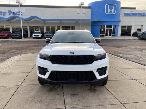 2024 Jeep Grand Cherokee Laredo