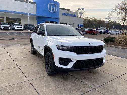 2024 Jeep Grand Cherokee Laredo