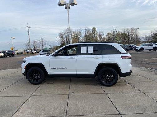 2024 Jeep Grand Cherokee Laredo