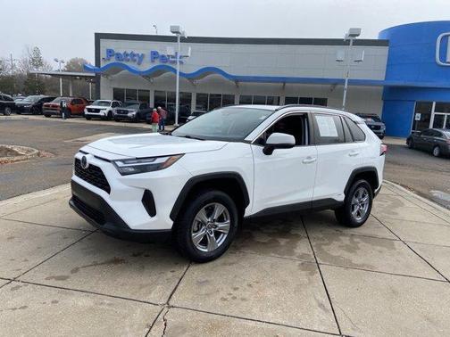2022 Toyota RAV4 Hybrid XLE