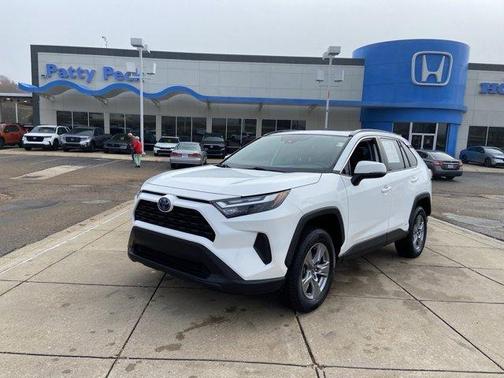 2022 Toyota RAV4 Hybrid XLE