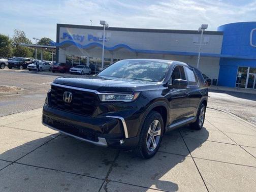 Crystal Black Pearl 2024 Honda Pilot EX-L 7-Passenger