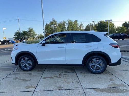 Platinum White Pearl 2027 Honda HR-V LX