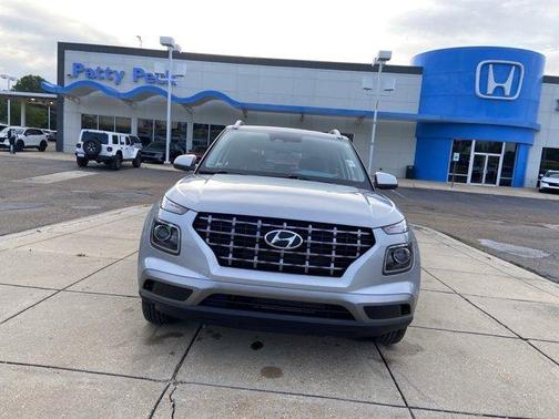 Shimmering Silver 2025 Hyundai VENUE SEL