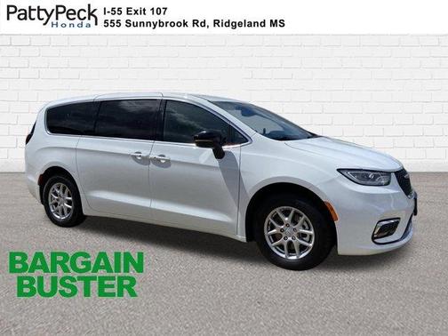 Bright White Clearcoat 2025 Chrysler Pacifica Select