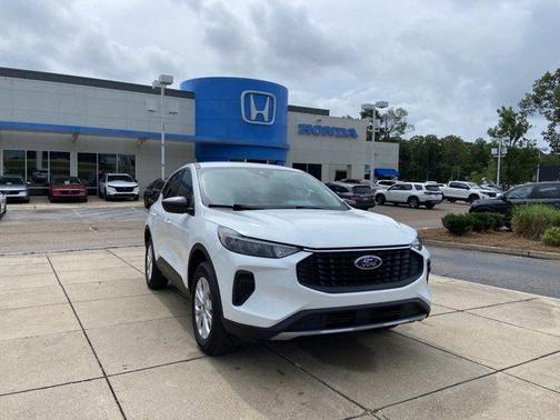 Oxford White 2025 Ford Escape Active