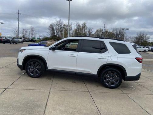 Platinum White Pearl 2026 Honda Pilot Sport