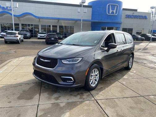 2023 Chrysler Pacifica Touring-L