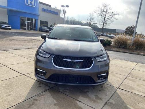 2023 Chrysler Pacifica Touring-L