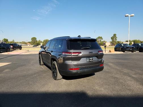2022 Jeep Grand Cherokee L Laredo