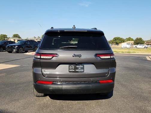 2022 Jeep Grand Cherokee L Laredo
