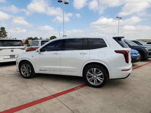 2023 Cadillac XT6 Premium Luxury FWD