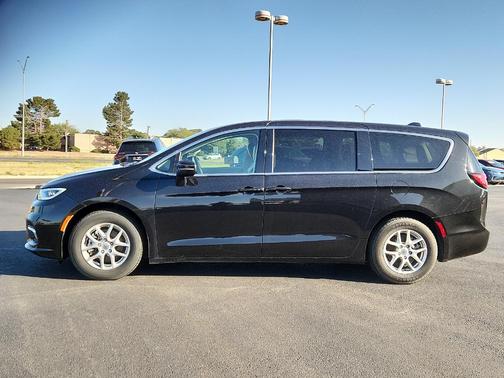 2023 Chrysler Pacifica Touring-L