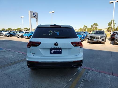 2024 Volkswagen Tiguan 2.0T SE