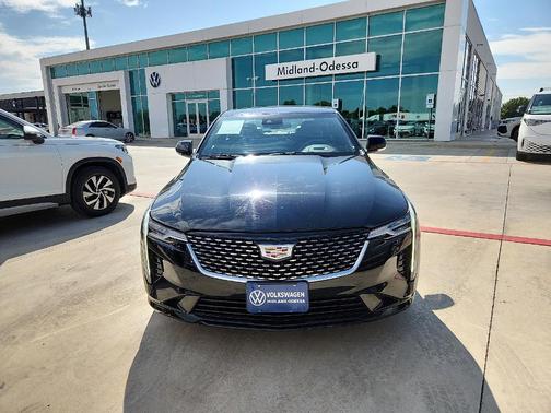 2024 Cadillac CT4 Luxury