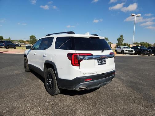 2023 GMC Acadia AT4