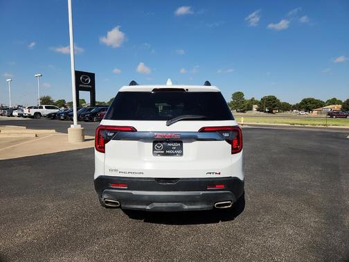 2023 GMC Acadia AT4