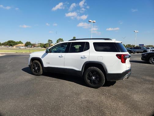 2023 GMC Acadia AT4