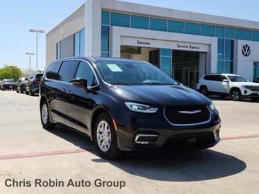 2023 Chrysler Pacifica Touring-L