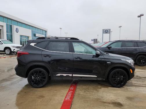 2022 Kia Seltos Nightfall