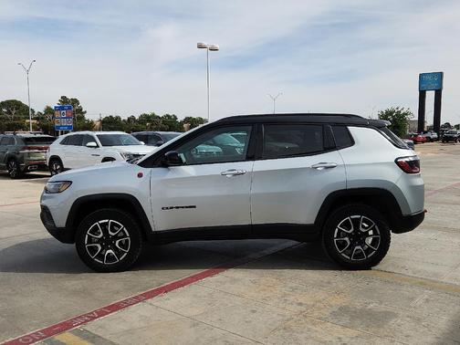2024 Jeep Compass Trailhawk