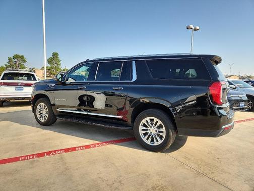 2022 GMC Yukon XL SLT