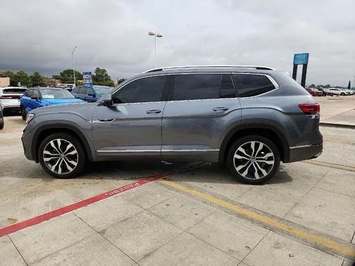 2023 Volkswagen Atlas 3.6L SEL Premium R-Line