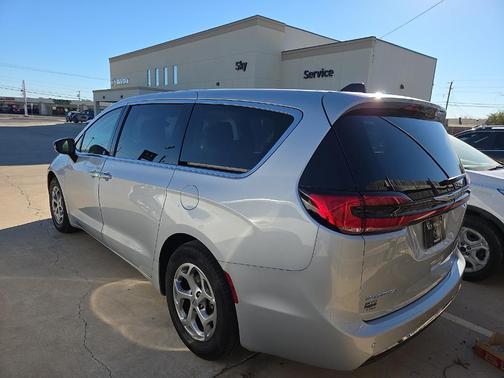 2024 Chrysler Pacifica Limited