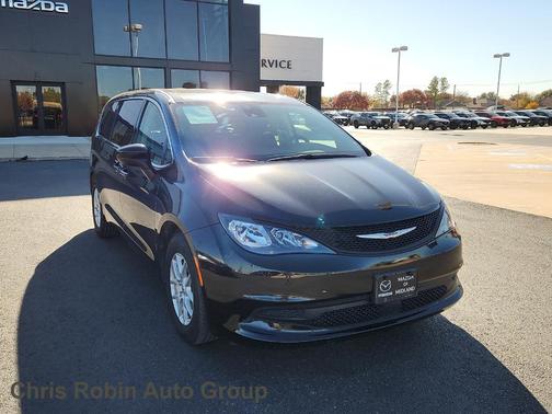 2024 Chrysler Voyager LX