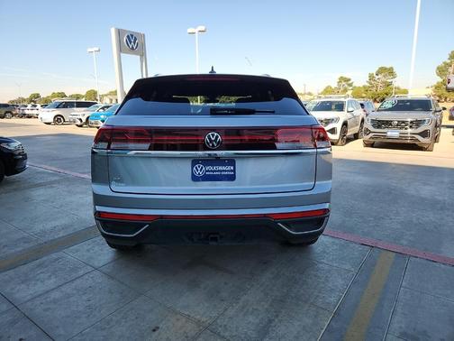 2025 Volkswagen Atlas Cross Sport 2.0T SE w/Technology