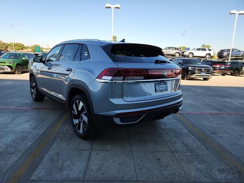 2025 Volkswagen Atlas Cross Sport 2.0T SE w/Technology