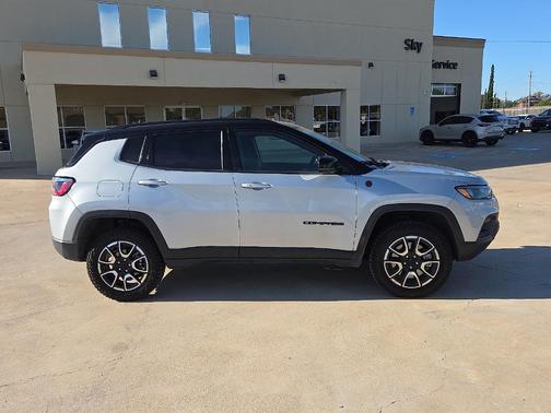 2024 Jeep Compass Trailhawk