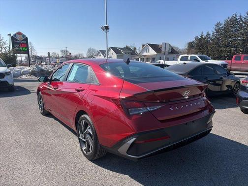 2025 Hyundai ELANTRA SEL Sport